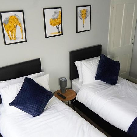 Portobello House - Four Bedroom House Perfect For Contractors - Sleeps 6 - Free Parking Wolverhampton Kültér fotó