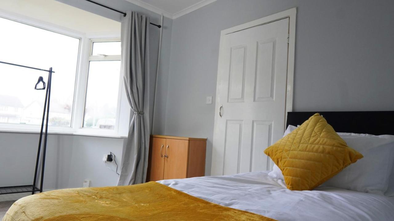 Portobello House - Four Bedroom House Perfect For Contractors - Sleeps 6 - Free Parking Wolverhampton Kültér fotó
