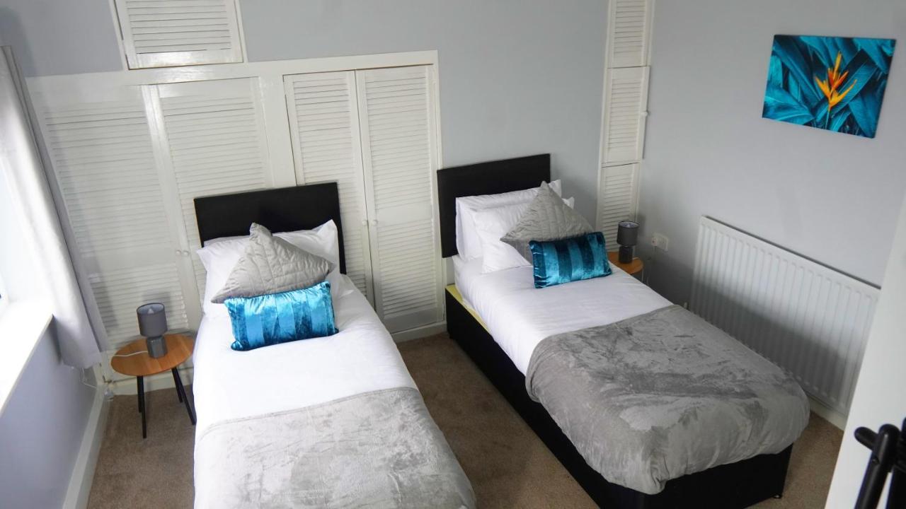 Portobello House - Four Bedroom House Perfect For Contractors - Sleeps 6 - Free Parking Wolverhampton Kültér fotó