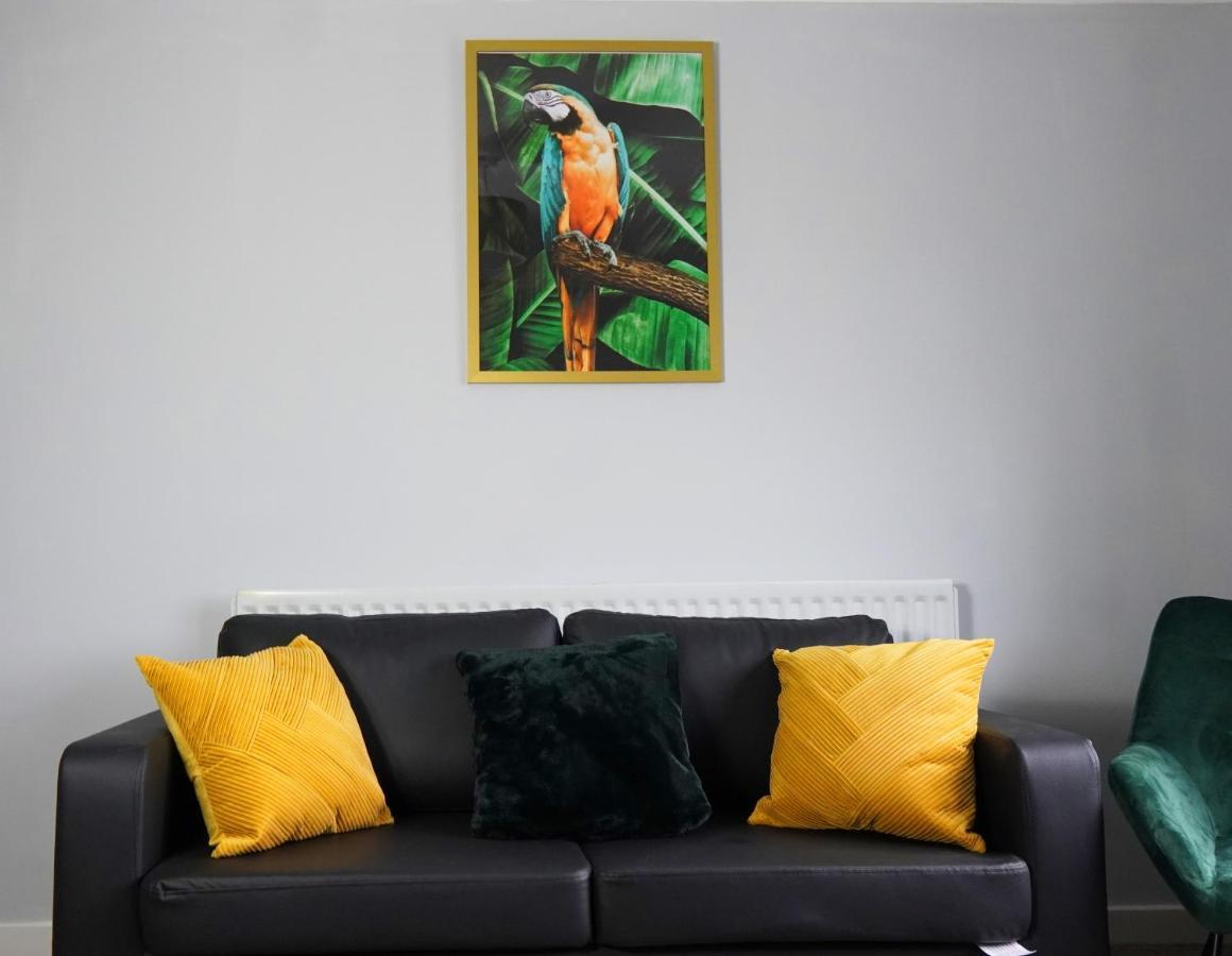 Portobello House - Four Bedroom House Perfect For Contractors - Sleeps 6 - Free Parking Wolverhampton Kültér fotó