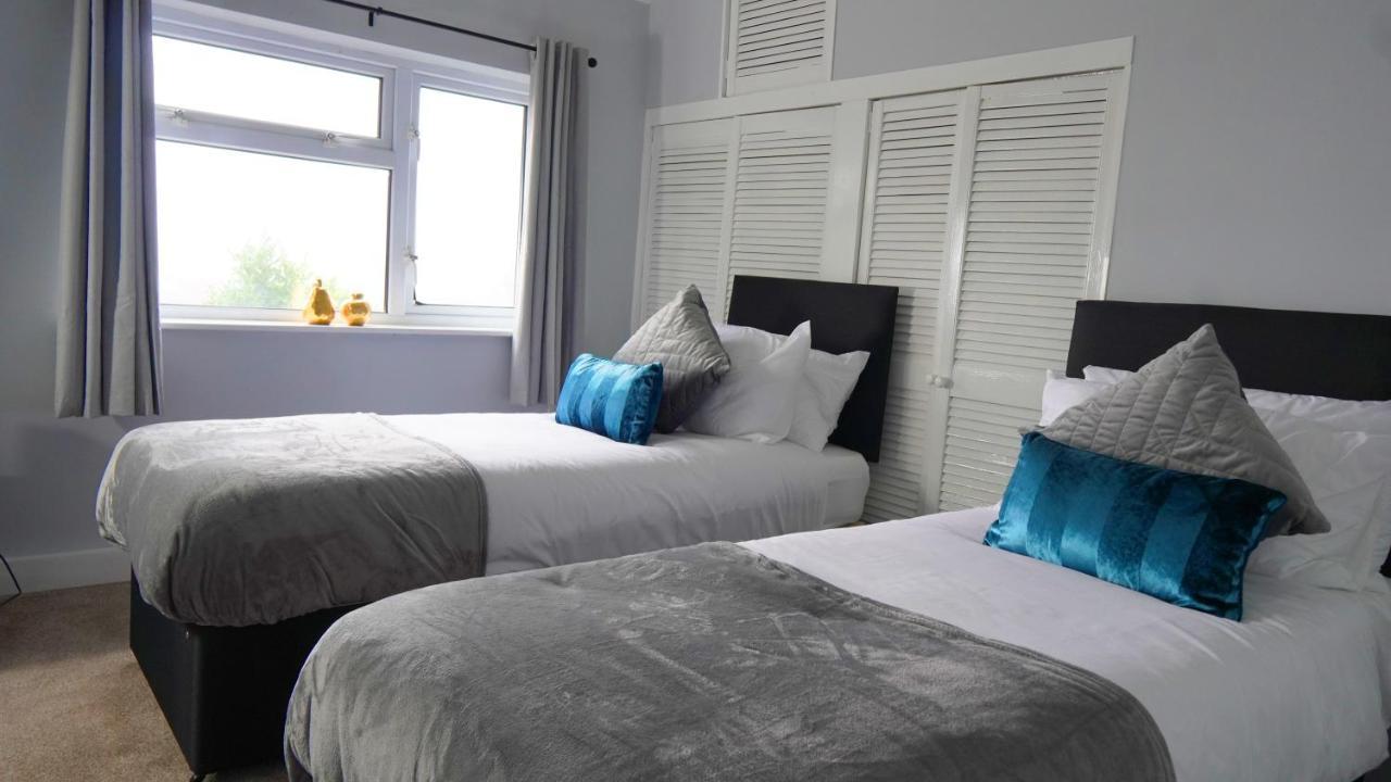 Portobello House - Four Bedroom House Perfect For Contractors - Sleeps 6 - Free Parking Wolverhampton Kültér fotó