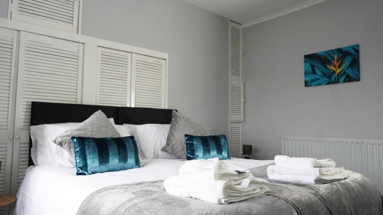 Portobello House - Four Bedroom House Perfect For Contractors - Sleeps 6 - Free Parking Wolverhampton Kültér fotó