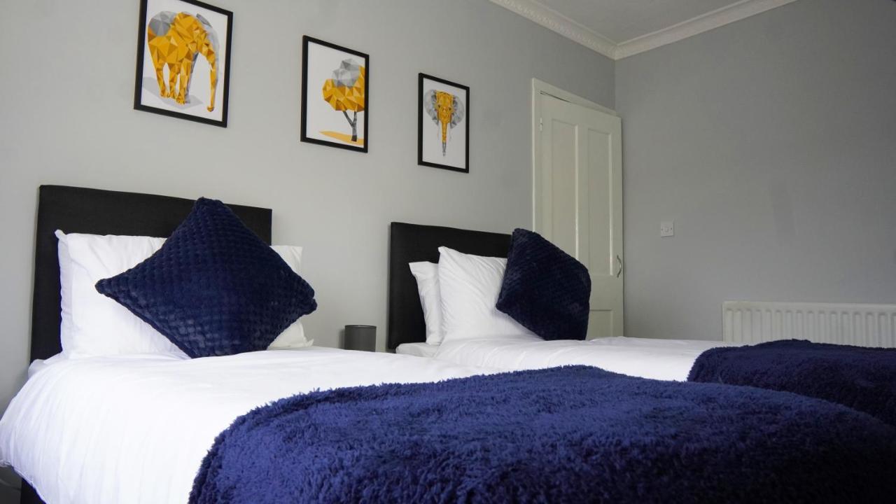 Portobello House - Four Bedroom House Perfect For Contractors - Sleeps 6 - Free Parking Wolverhampton Kültér fotó