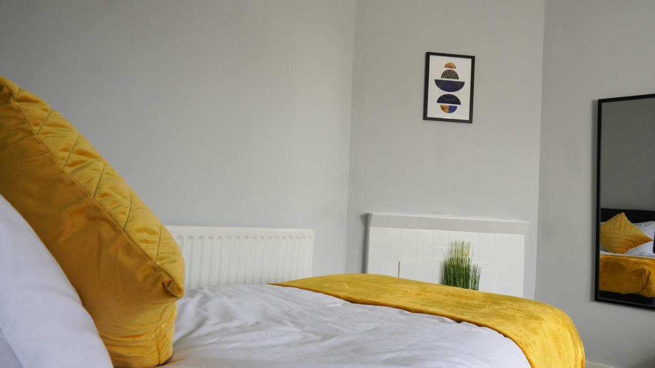 Portobello House - Four Bedroom House Perfect For Contractors - Sleeps 6 - Free Parking Wolverhampton Kültér fotó