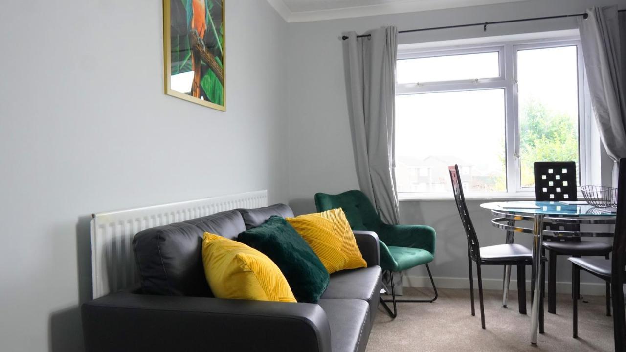Portobello House - Four Bedroom House Perfect For Contractors - Sleeps 6 - Free Parking Wolverhampton Kültér fotó